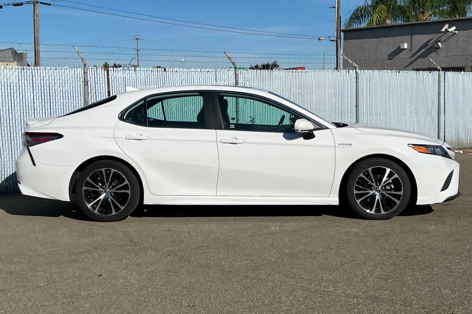 Used 2019 Toyota Camry SE w/ Audio Package FWD image 6