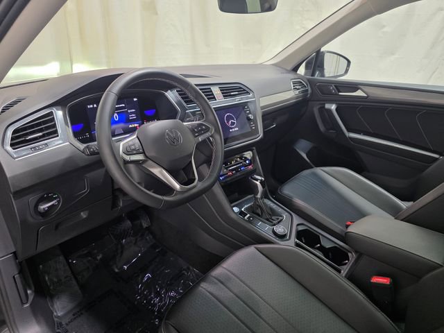 Certified 2023 Volkswagen Tiguan SE w/ Panoramic Sunroof Package image 24