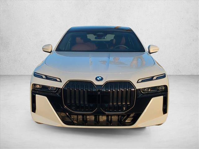 Certified 2025 BMW 750e xDrive w/ Premium Package AWD/4WD image 2