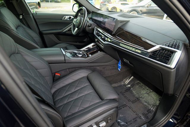 Used 2024 BMW X6 xDrive40i w/ Premium Package image 36