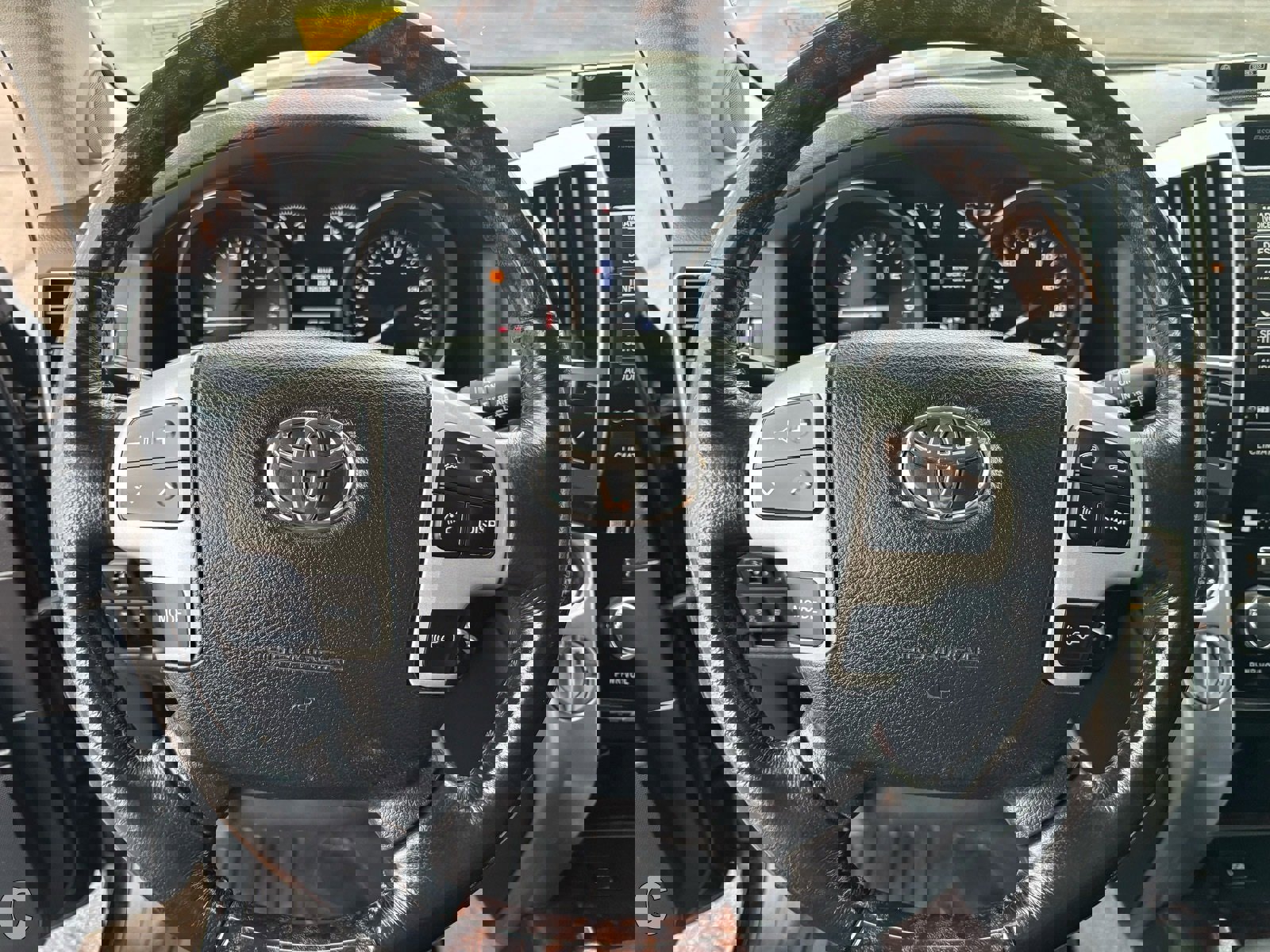 Used 2013 Toyota Land Cruiser image 14