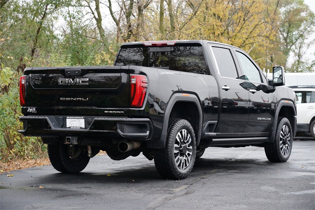 Used 2024 GMC Sierra 3500 Denali Ultimate image 3