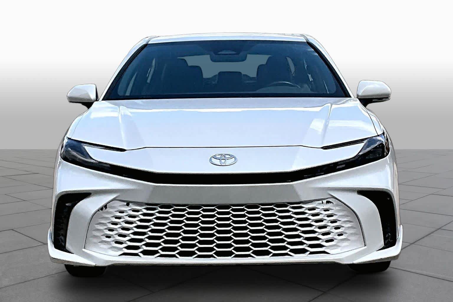 Used 2025 Toyota Camry XSE AWD/4WD image 4