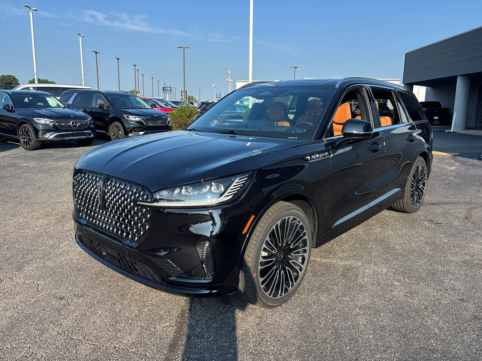 New 2026 Lincoln Aviator Black Label w/ Dynamic Handling Package AWD/4WD image 3