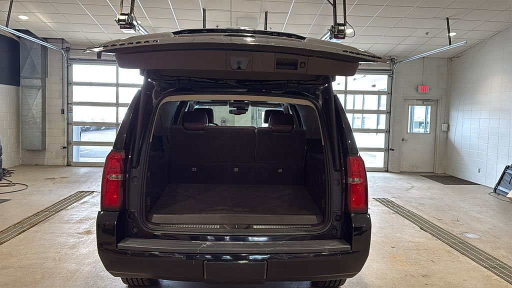 Used 2019 Chevrolet Suburban Premier image 16