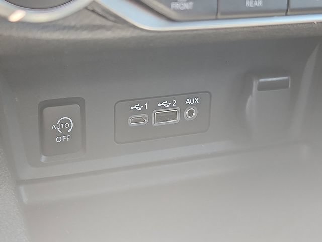 Used 2025 Nissan Sentra SR FWD image 19
