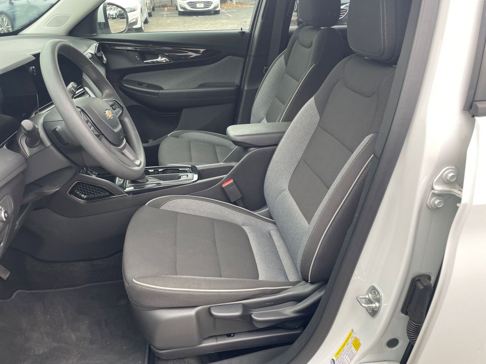 Used 2025 Chevrolet TrailBlazer LT image 24