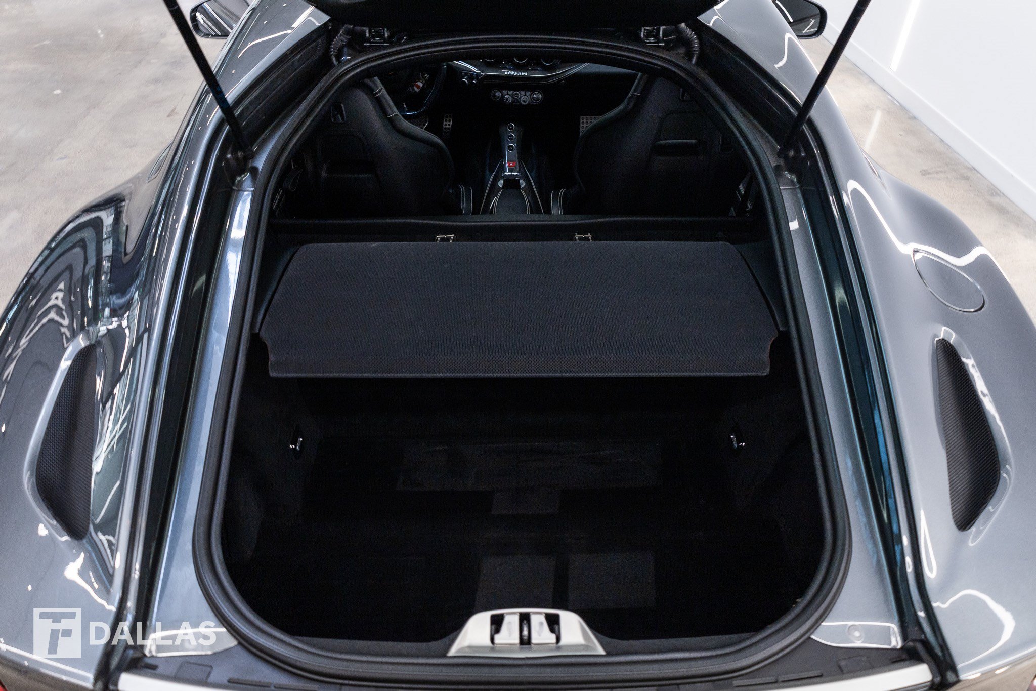 Used 2015 Ferrari F12 Berlinetta RWD image 19