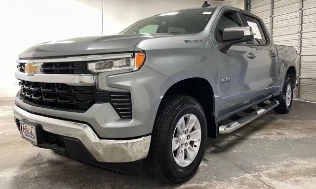 Used 2026 Chevrolet Silverado 1500 LT RWD image 3