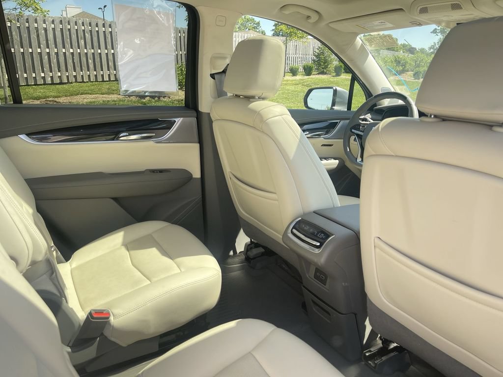 Used 2023 Cadillac XT6 Premium Luxury w/ Technology Package AWD/4WD image 42