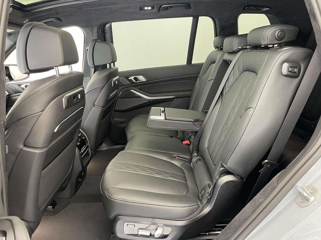 New 2027 BMW X7 M60i AWD/4WD image 16