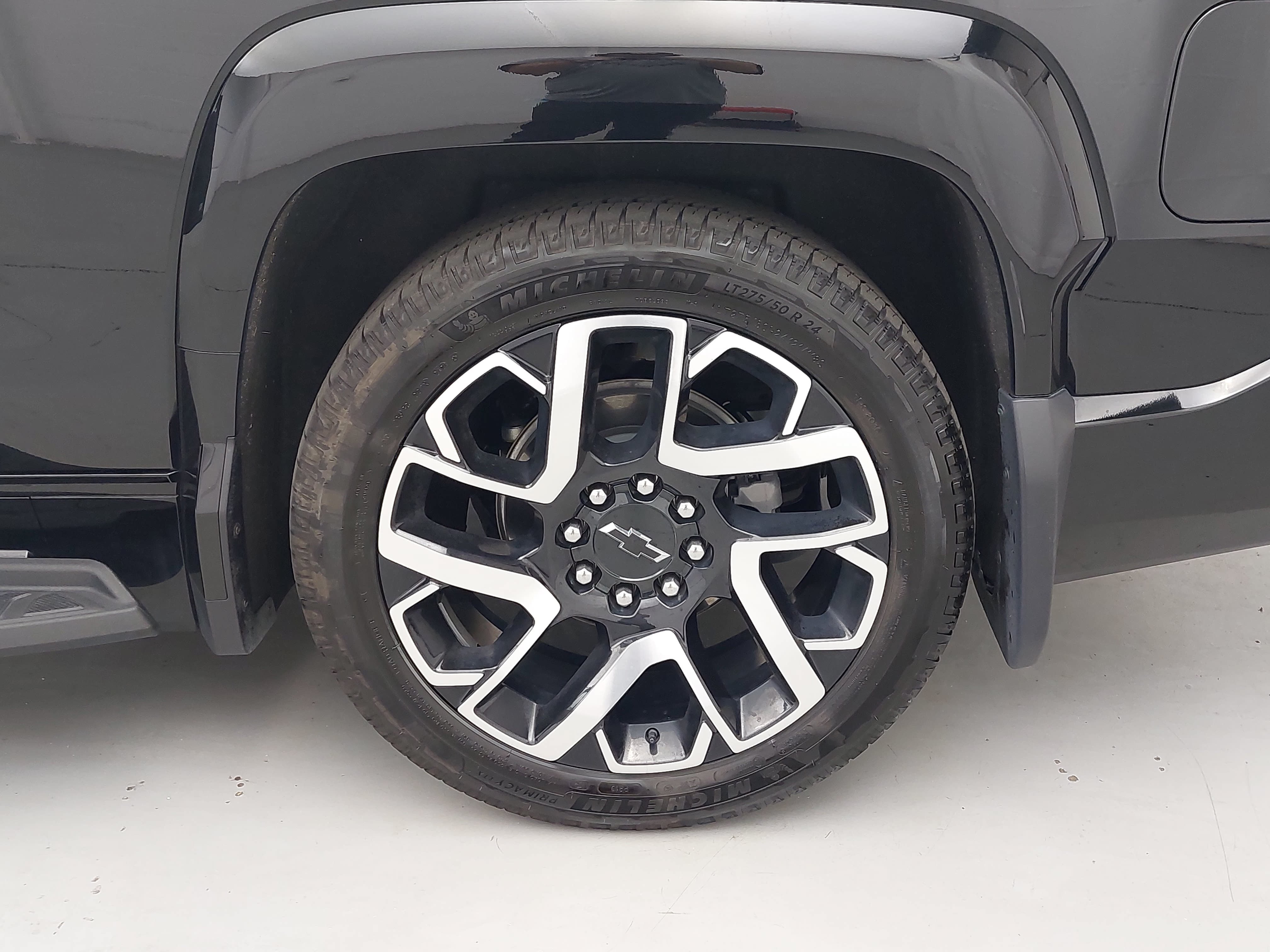 Used 2024 Chevrolet Silverado EV RST AWD/4WD image 35
