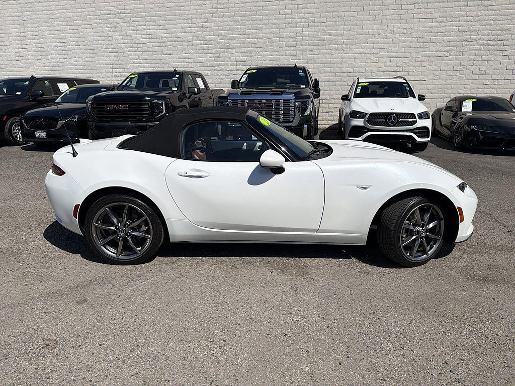 Used 2023 MAZDA MX-5 Miata Grand Touring RWD image 4