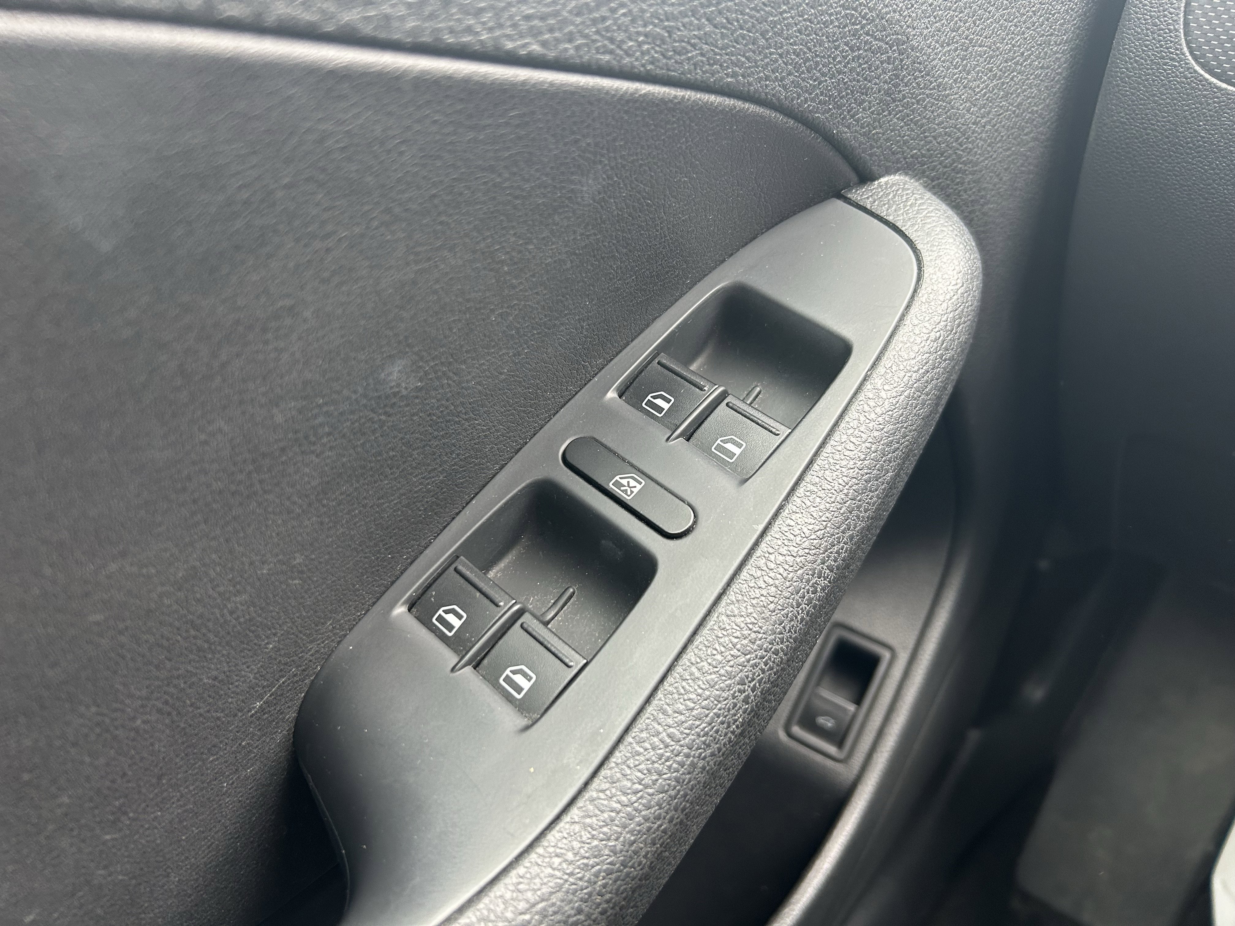 Used 2014 Volkswagen Jetta SE image 14