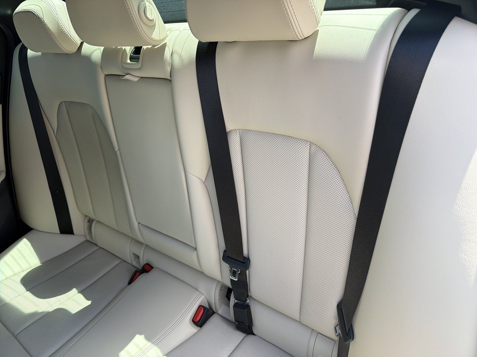 Used 2023 BMW 330i Sedan w/ Premium Package RWD image 19