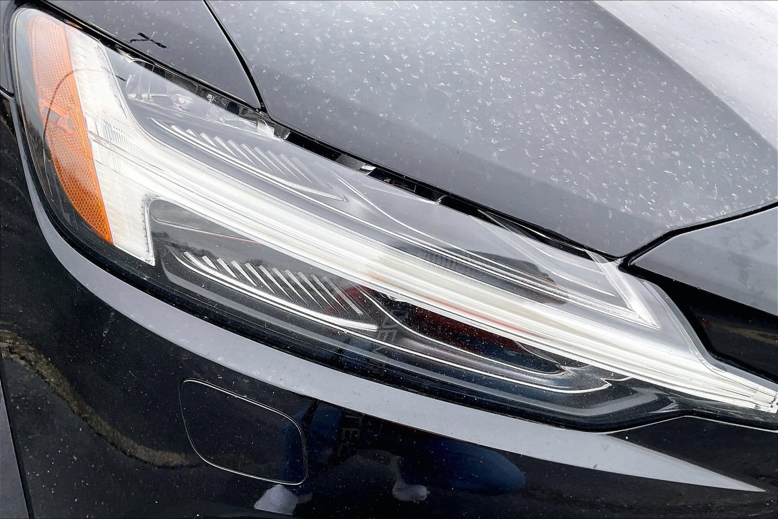 Used 2020 Volvo V60 T5 Cross Country w/ Protection Package Premier image 23