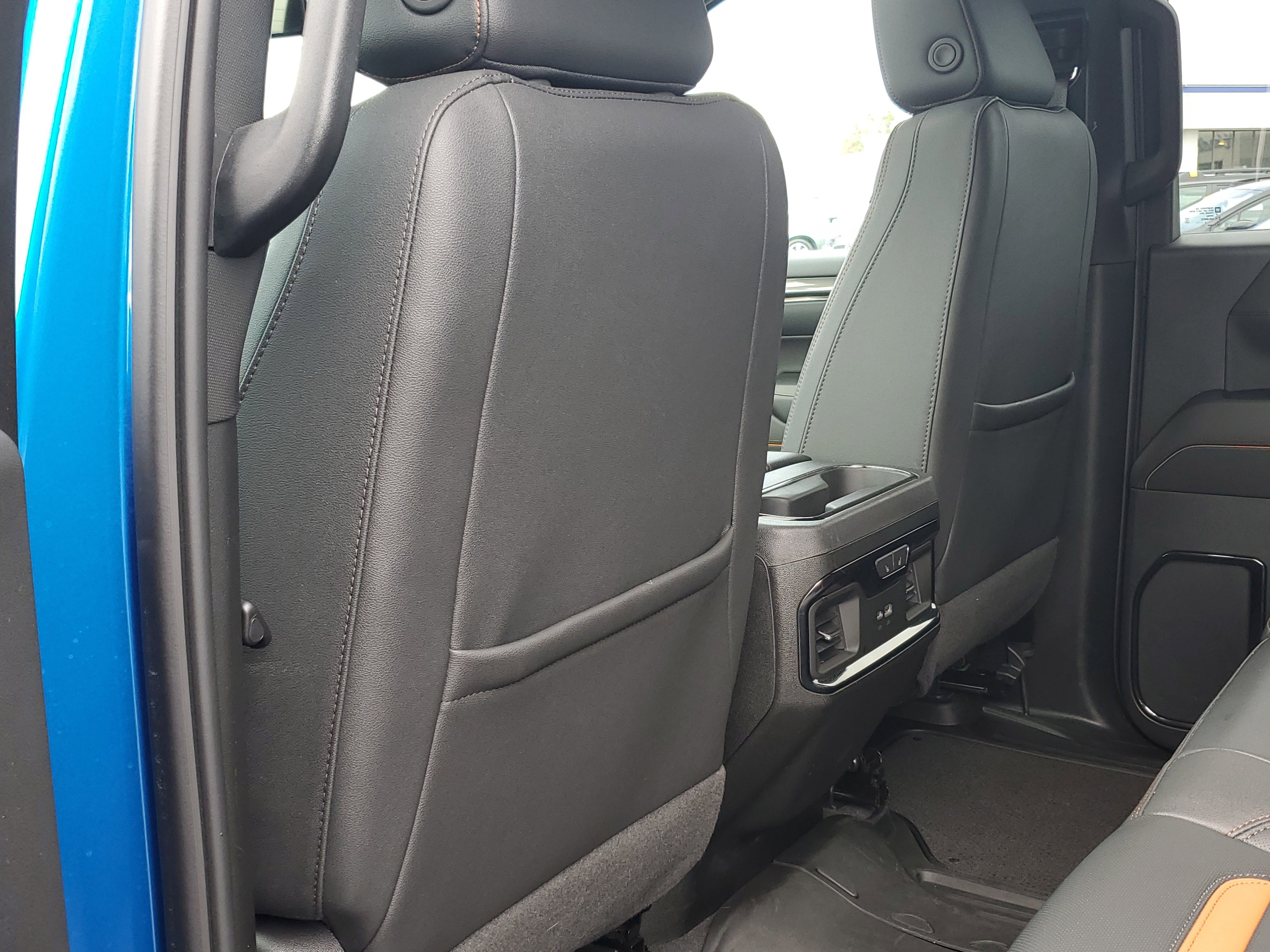 Used 2024 GMC Sierra 1500 AT4 w/ AT4 Premium Package image 11