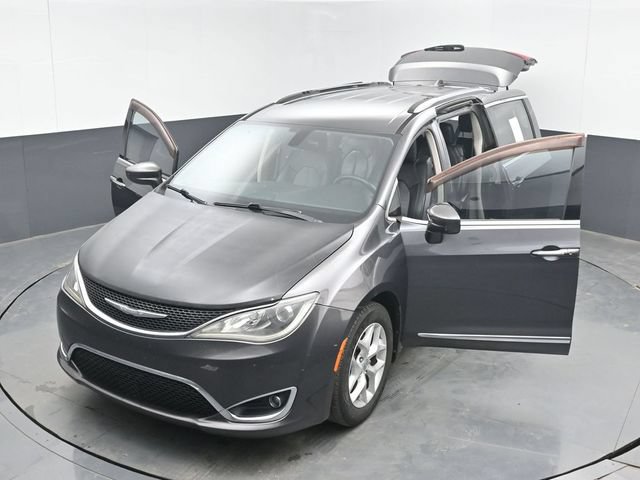 Used 2017 Chrysler Pacifica Touring-L Plus w/ Tire & Wheel Group FWD image 53