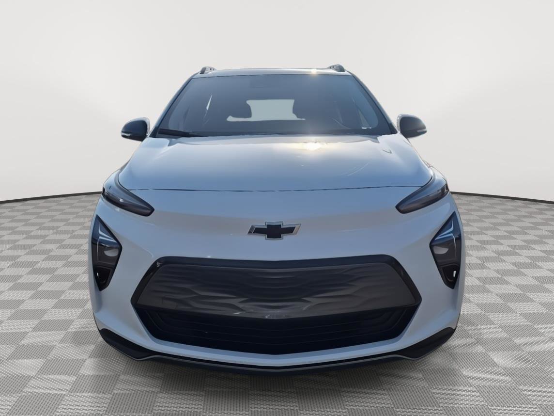 Used 2022 Chevrolet Bolt EUV LT w/ Comfort Package image 2