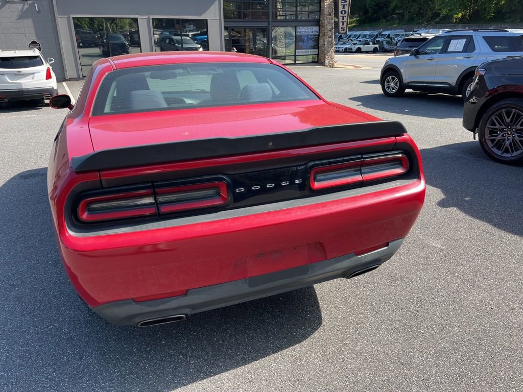 Used 2017 Dodge Challenger SXT RWD image 15
