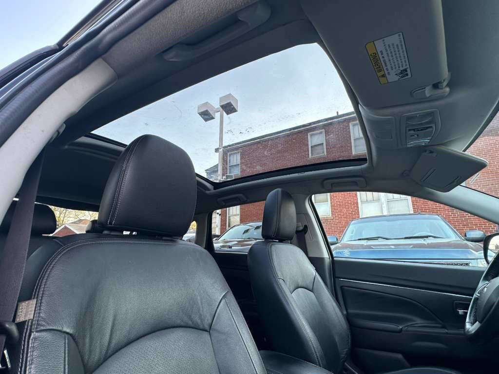 Used 2015 Mitsubishi Outlander Sport SE AWD/4WD image 23