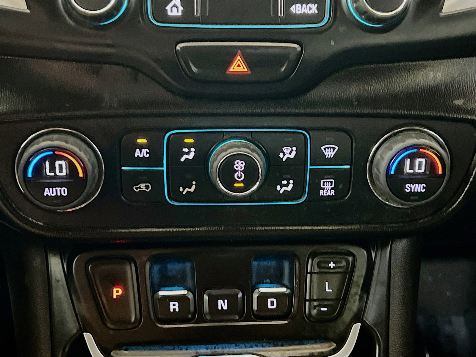 Used 2019 GMC Terrain SLE w/ Driver Convenience Package FWD image 12