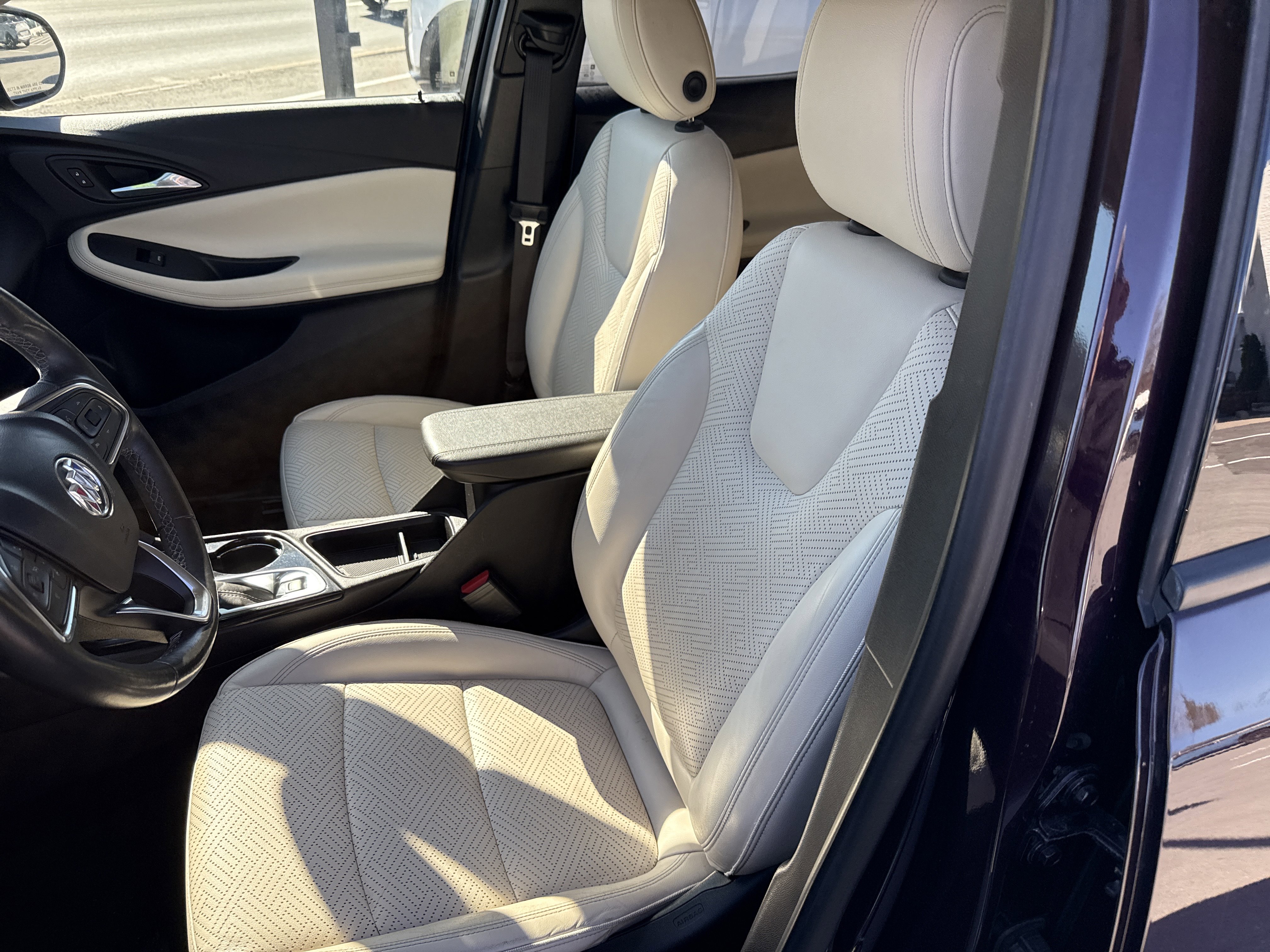 Used 2020 Buick Encore GX Essence image 12