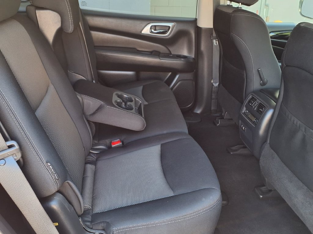 Used 2020 Nissan Pathfinder S FWD image 32