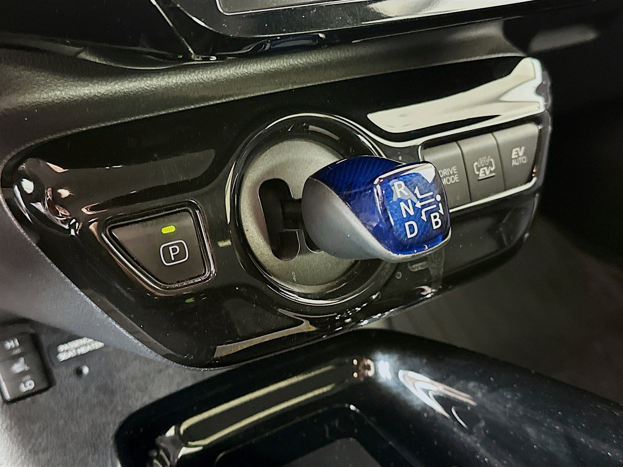 Used 2019 Toyota Prius Prime Premium FWD image 24
