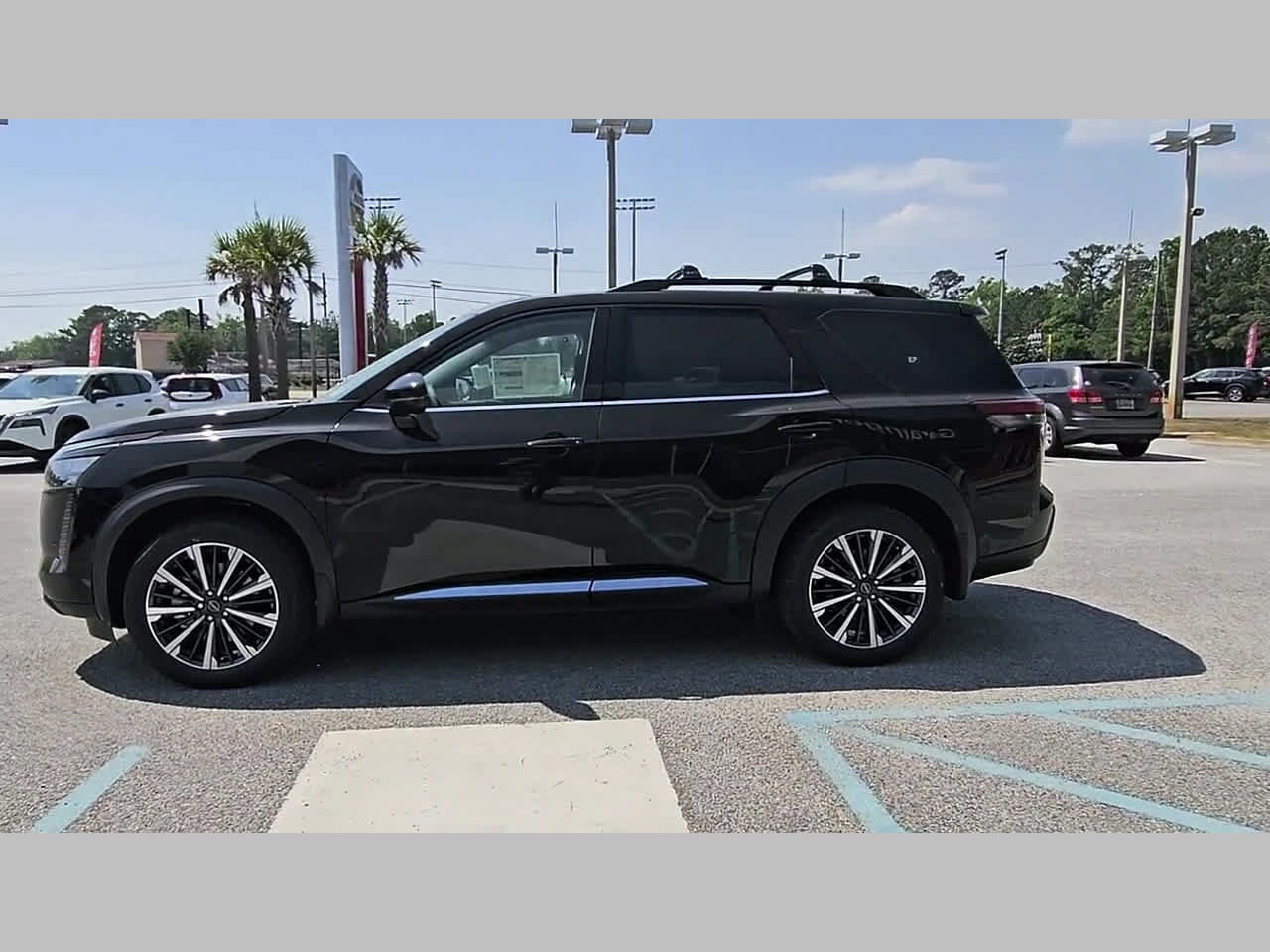 New 2026 Nissan Pathfinder Platinum w/ Cargo Package FWD image 26