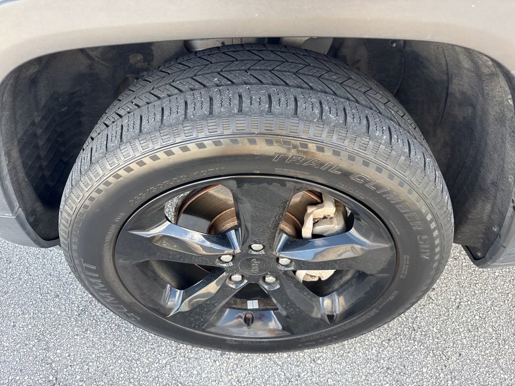 Used 2021 Jeep Grand Cherokee L Laredo image 13