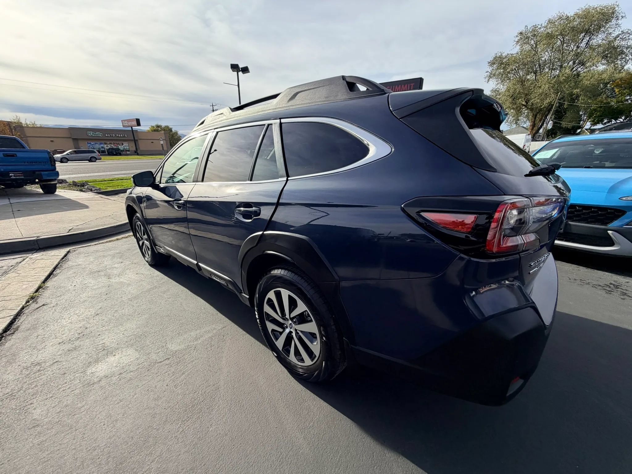 Used 2025 Subaru Outback Premium w/ Popular Package #1A AWD/4WD image 5
