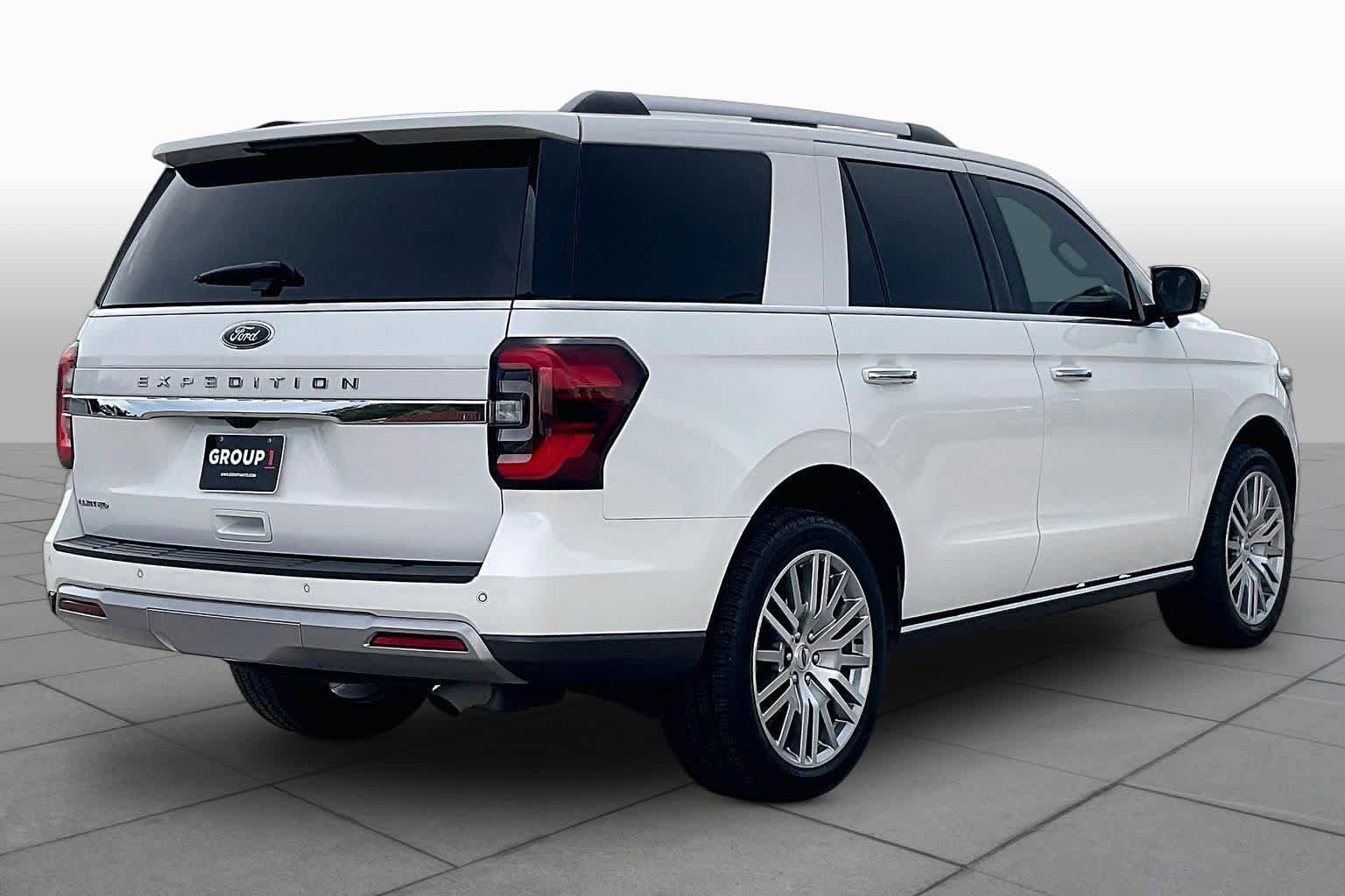 Used 2023 Ford Expedition Limited RWD image 12
