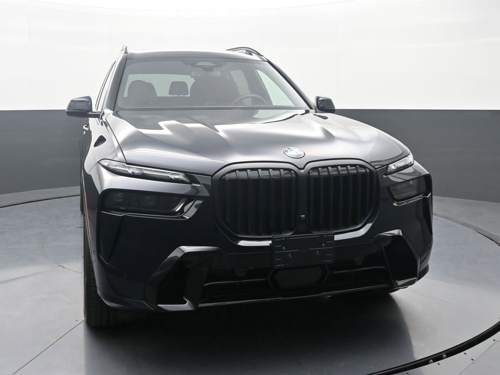 Used 2026 BMW X7 xDrive40i w/ Executive Package image 2