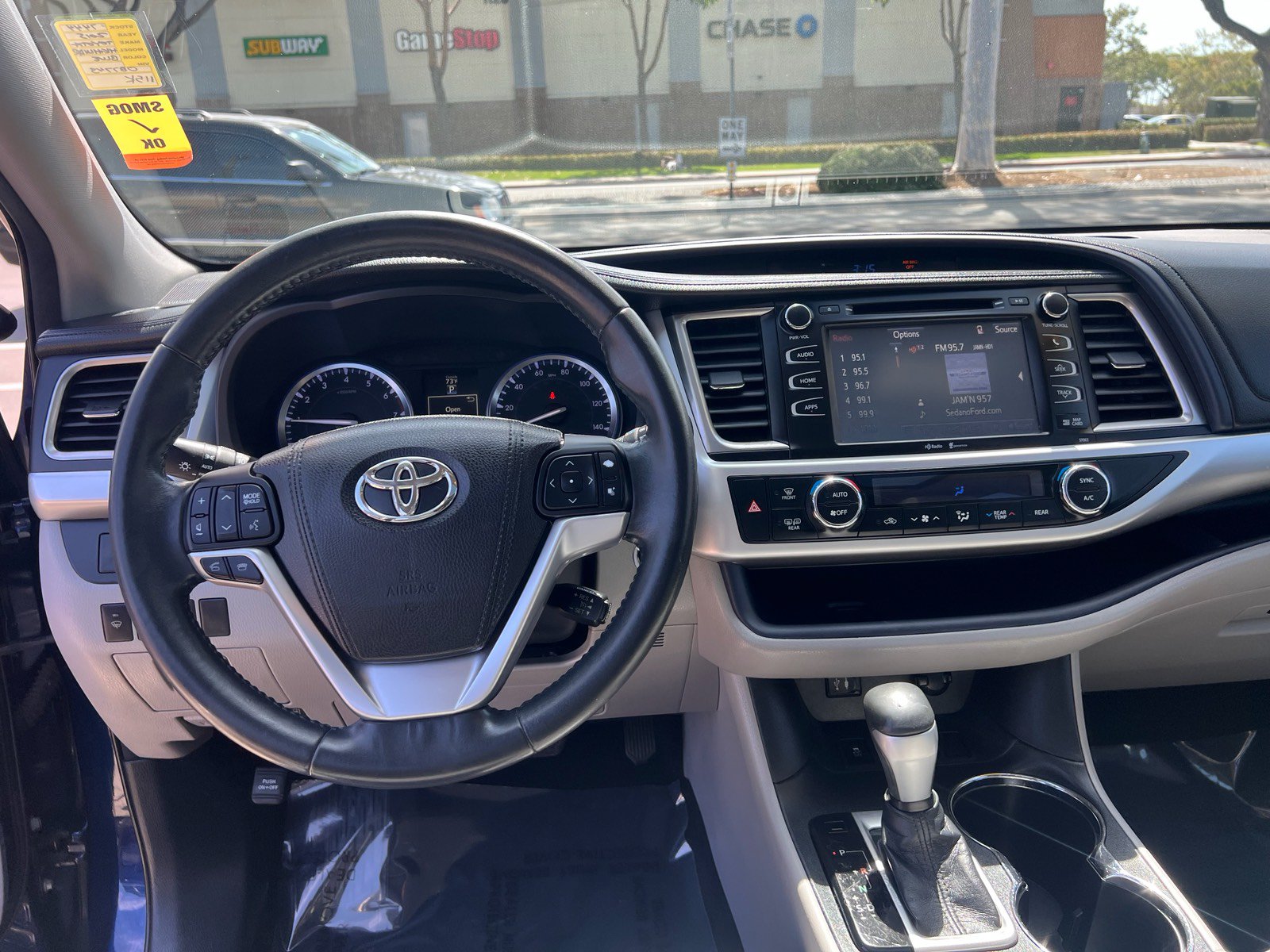 Used 2015 Toyota Highlander XLE FWD image 17