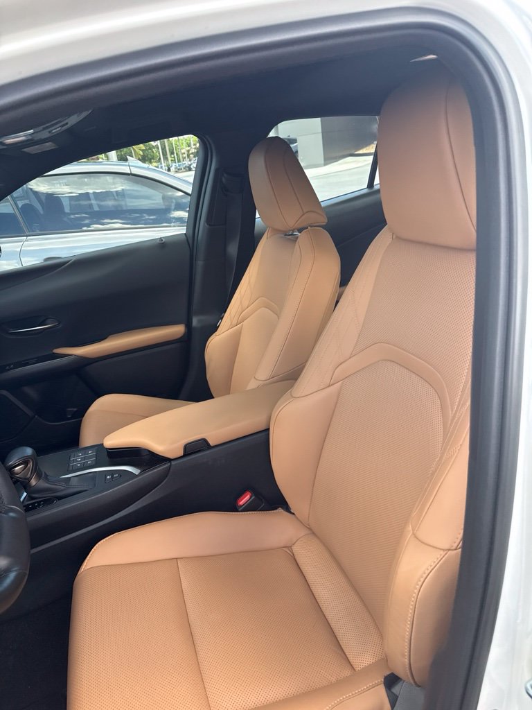 Used 2024 Lexus UX 250h FWD w/ Premium Package image 4