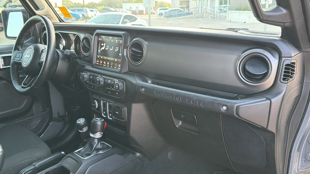 Used 2022 Jeep Wrangler Sport AWD/4WD image 32