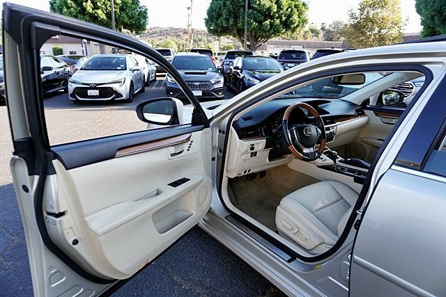 Used 2014 Lexus ES 300h w/ Luxury Package w/Bamboo Trim FWD image 47