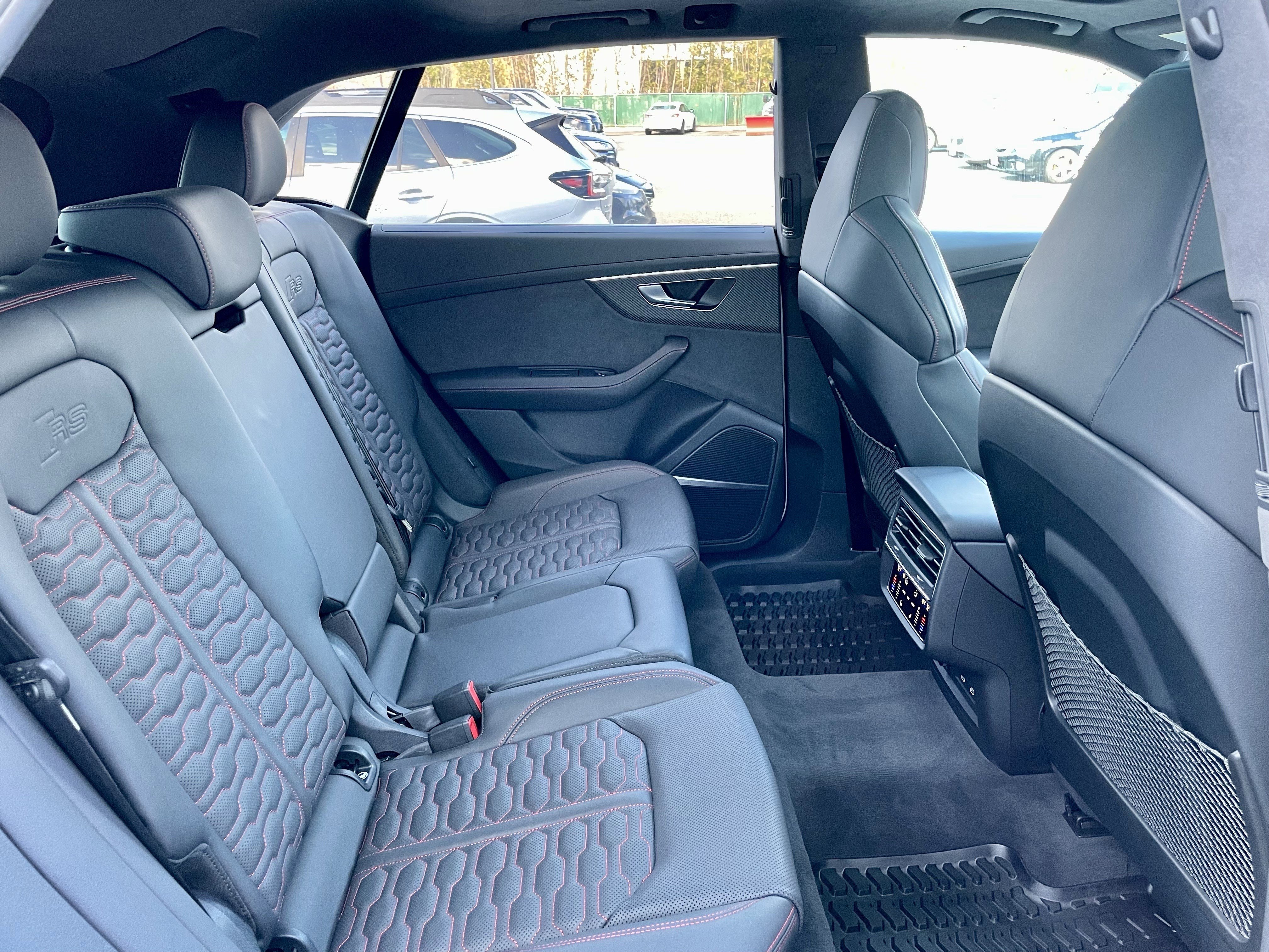 Used 2024 Audi RS Q8 4.0T image 31