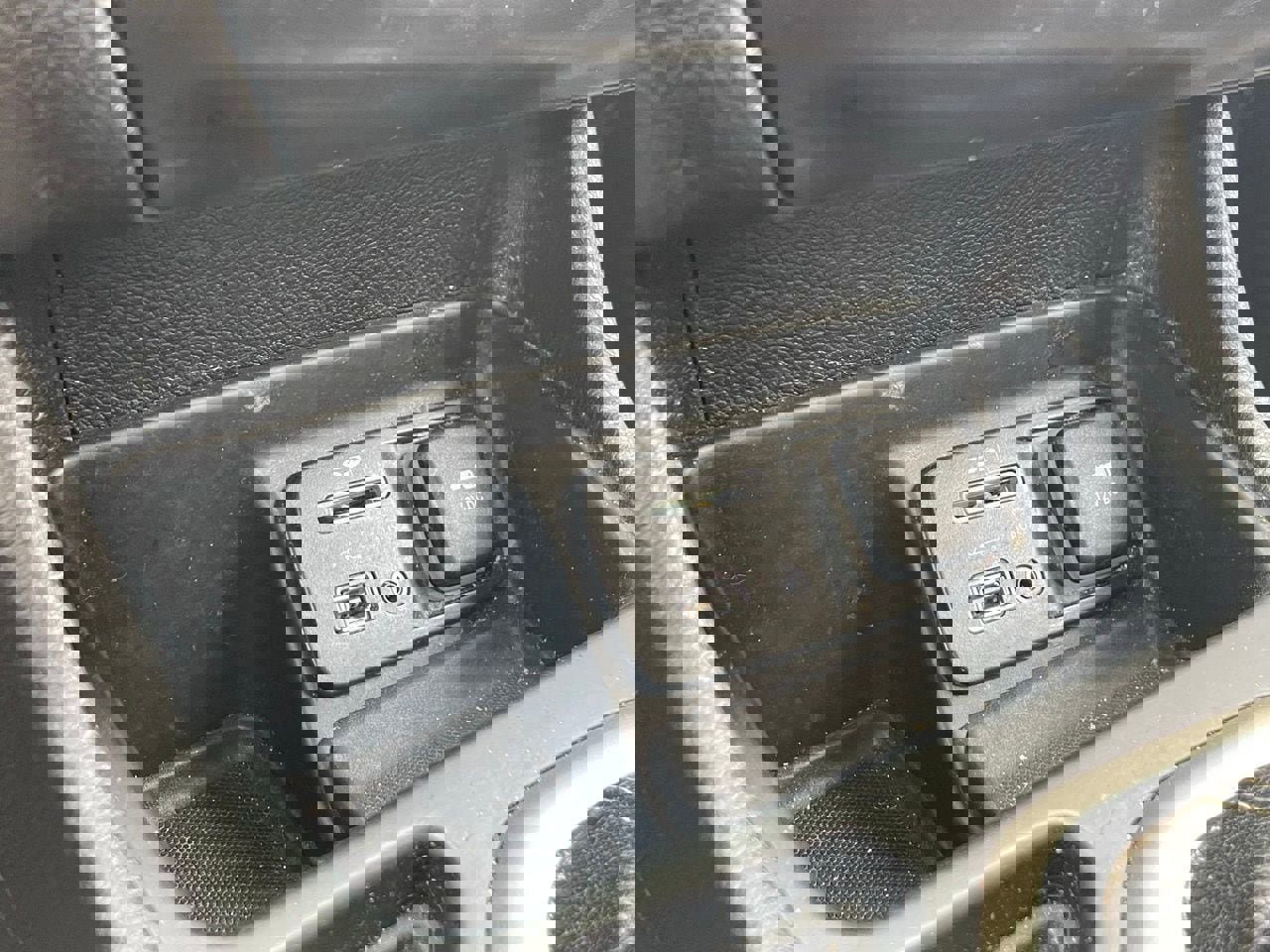 Used 2017 Jeep Cherokee Latitude w/ Safety/Convenience Group image 8