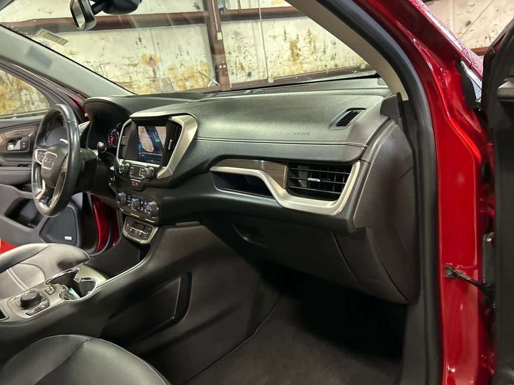 Used 2022 GMC Terrain Denali w/ Denali Premium Package image 34