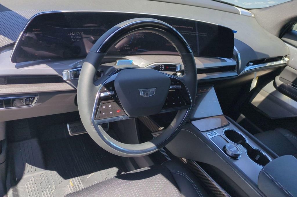 New 2026 Cadillac Vistiq Luxury w/ LPO, Floor Liner Package AWD/4WD image 6