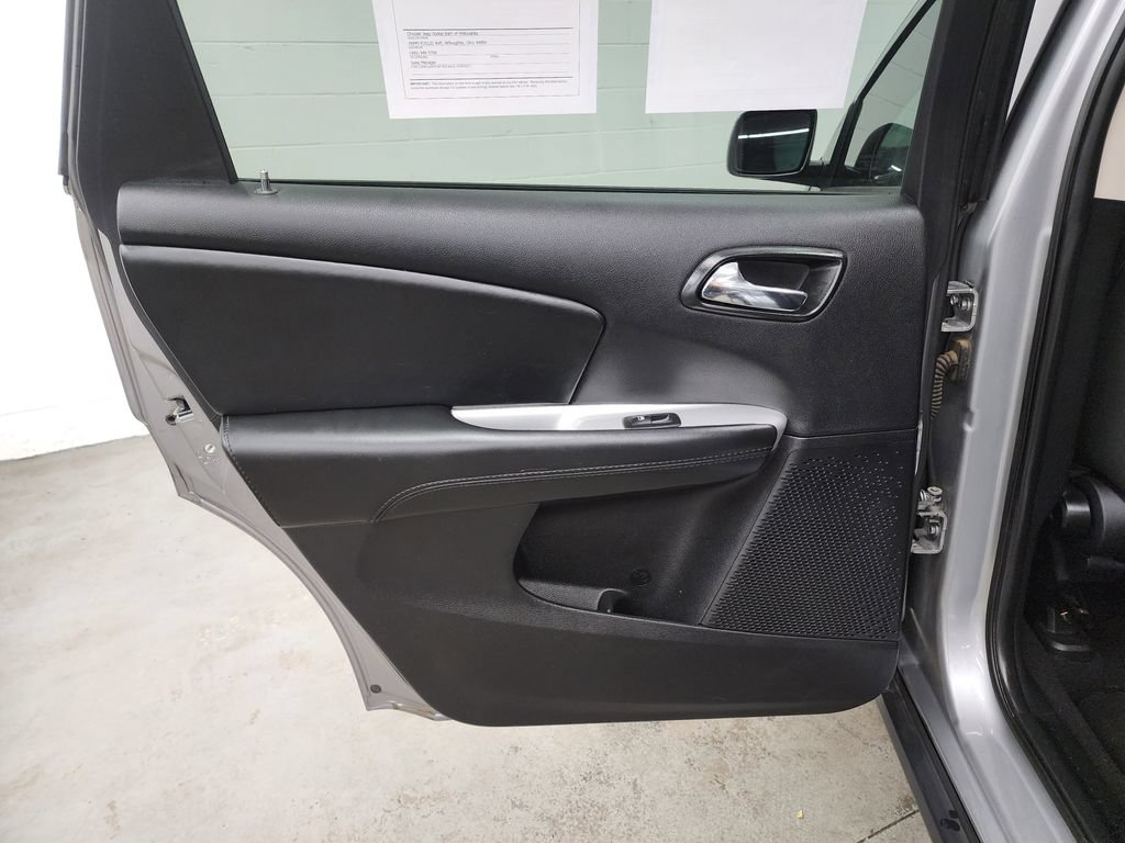 Used 2019 Dodge Journey SE FWD image 22