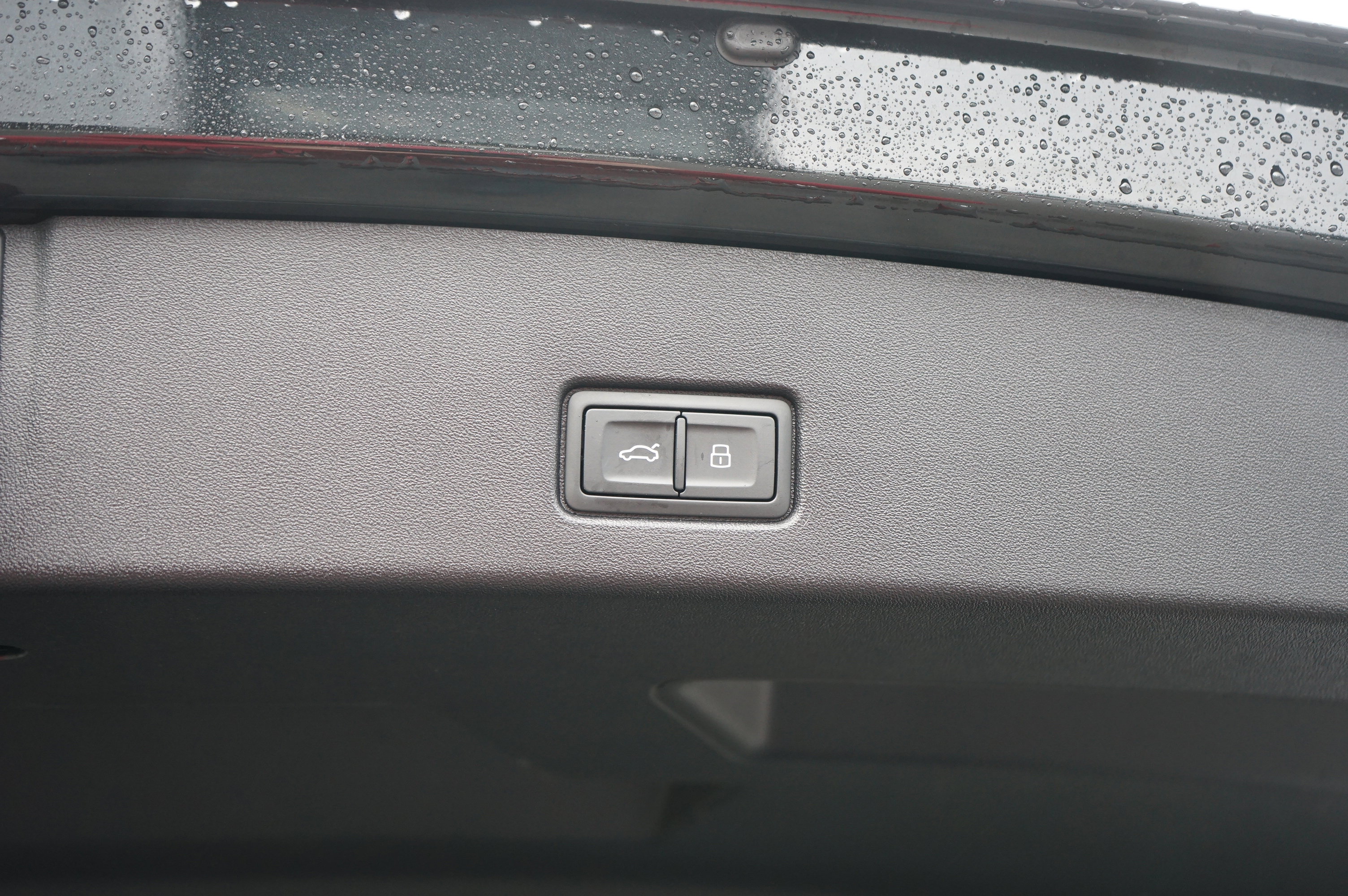 Used 2024 Audi Q4 e-tron Premium Plus w/ Premium Plus AWD/4WD image 15