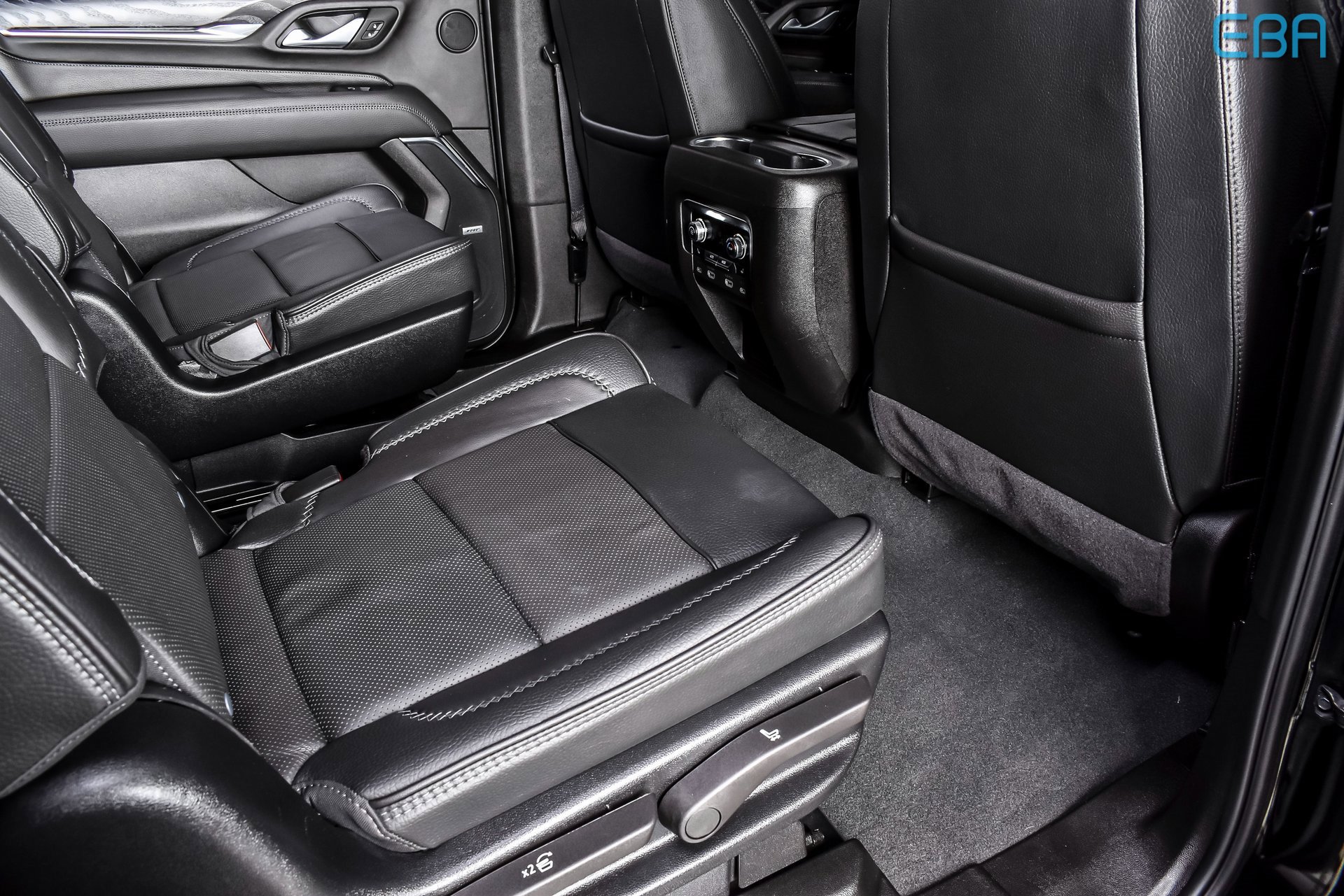 Used 2024 GMC Yukon XL Denali w/ Advanced Technology Package image 22