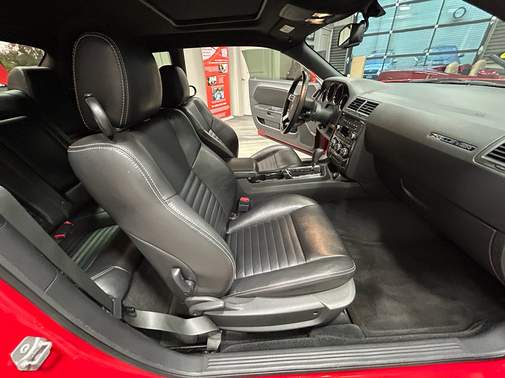 Used 2010 Dodge Challenger R/T RWD image 40
