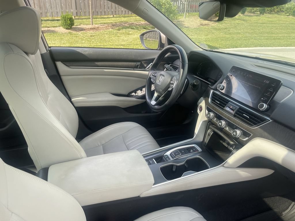 Used 2018 Honda Accord EX-L image 32
