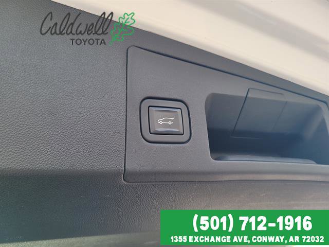 Used 2018 Cadillac XT5 Luxury w/ Driver Awareness Package image 26