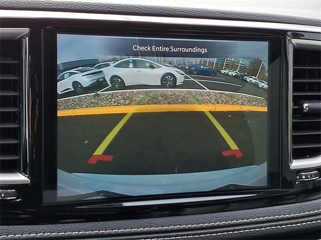 Used 2024 Chrysler Pacifica Select image 25