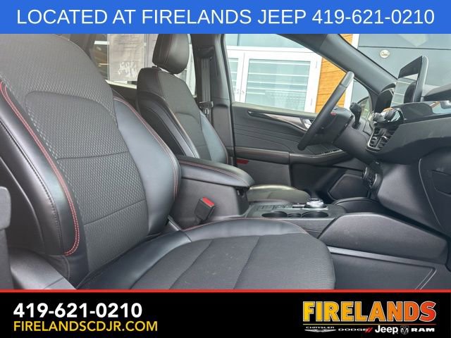 Used 2023 Ford Escape ST-Line Select image 16